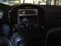 Hyundai Grand Starex 2014 at 60000 km for sale-5