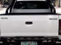 Selling Toyota Hilux 2005 Manual Diesel in Quezon City-3