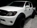 Selling Toyota Hilux 2005 Manual Diesel in Quezon City-8