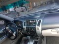 Selling Mitsubishi Montero 2010 Automatic Diesel in Valenzuela-10