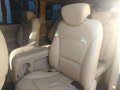 Selling Used Hyundai Grand Starex 2010 in Parañaque-5