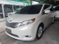 Selling 2nd Hand Toyota Sienna 2015 Automatic Gasoline at 20000 km in Quezon City-0