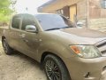 Selling Toyota Hilux 2006 Manual Diesel in Consolacion-0
