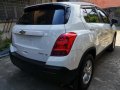 Selling 2nd Hand Chevrolet Trax 2017 in Makati-3