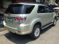 Selling Toyota Fortuner 2012 Automatic Diesel in Manila-4