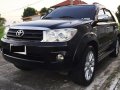 Selling Used Toyota Fortuner 2011 in Angeles-0