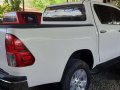 Selling White Toyota Hilux 2016 at 8800 km in Quezon City-2