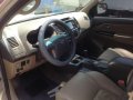 Selling Toyota Fortuner 2012 Automatic Diesel in Manila-4