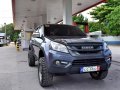 Selling Isuzu Mu-X 2017 Manual Diesel in Lemery-8