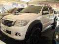 Selling White Toyota Hilux 2015 in Cebu-4