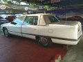 Selling Cadillac Deville 1994 at 300000 km for sale-1