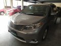 Selling Silver Toyota Sienna 2013 in Pasig-2