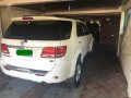 Selling White Toyota Fortuner 2006 Automatic Gasoline in Marikina-4