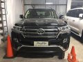 Selling Black Toyota Land Cruiser 2018 for sale-2