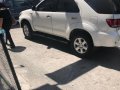 Selling White Toyota Fortuner 2006 Automatic Gasoline in Marikina-3