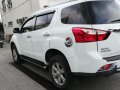 2nd Hand Isuzu Mu-X 2017 Manual Diesel for sale in Oton-4