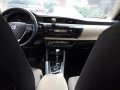 Selling 2nd Hand Toyota Altis 2015 in Quezon City-2