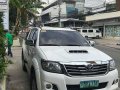 Selling White Toyota Hilux 2013 Automatic Diesel at 55000 km in Cebu City-4