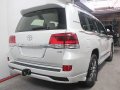 Selling White Toyota Land Cruiser 2018 Automatic Diesel for sale-2
