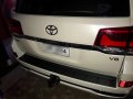 Selling 2nd Hand Toyota Land Cruiser 2017 Automatic Diesel at 400 km in Quezon City-2