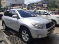 Selling 2006 Toyota Innova in La Trinidad-1
