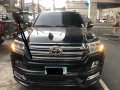 Selling 2nd Hand Toyota Land Cruiser 2012 in Pasig-0