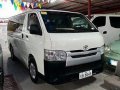Selling White Toyota Hiace 2016 in Manual-4