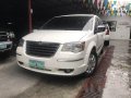 Sell White 2010 Chrysler Town And Country at Automatic Diesel at 35000 km -2