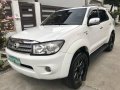 Selling White Toyota Fortuner 2005 Automatic Gasoline at 78000 km in Parañaque-8