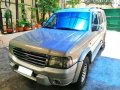 Sell 2nd Hand 2005 Ford Everest Manual Diesel at 120000 km in Quezon City-6