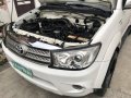 Selling White Toyota Fortuner 2005 Automatic Gasoline at 78000 km in Parañaque-0