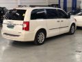 Selling Chrysler Town And Country 2013 Automatic Gasoline in Makati-7