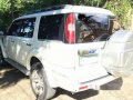 Selling White Ford Everest 2011 at 161000 km in Manila-2