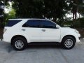 2nd Hand Toyota Fortuner 2014 at 30000 km for sale-5
