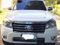 Selling White Ford Everest 2011 at 161000 km in Manila-4