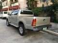 2nd Hand Toyota Hilux 2011 for sale in Quezon City-2