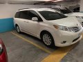 Selling 2nd Hand Toyota Sienna 2014 in Manila-4