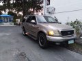 Selling 2nd Hand Ford Expedition 2001 in Manila-6