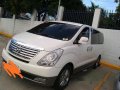 Selling White Hyundai Starex 2015 Automatic Diesel in Manila-3