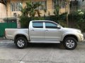 2nd Hand Toyota Hilux 2011 for sale in Quezon City-5