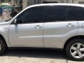 Selling 2nd Hand Toyota Rav4 2004 in Caloocan-4