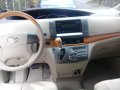 2nd Hand Toyota Previa 2010 at 70000 km for sale-3