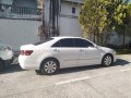 Selling Pearl White Toyota Camry 2007 at 60000 km in Caloocan-7