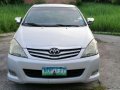 Selling 2nd Hand Toyota Innova 2009 in Quezon City-5