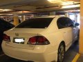 Selling Pearl White Honda Civic 2009 in Pasig-1