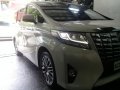 Sell 2nd Hand 2016 Toyota Alphard at 15000 km in Quezon City-0