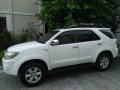 Selling Toyota Fortuner 2010 Automatic in Quezon City-3