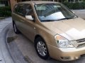 Selling Kia Carnival 2010 Automatic Diesel-1