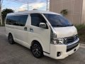 Selling 2nd Hand Toyota Hiace 2015 Automatic Diesel at 50000 km in Imus-3