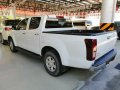 Selling White Isuzu D-Max 2016 at 8000 km in San Francisco-0